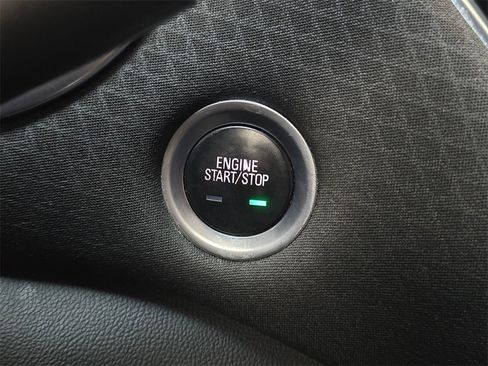 Used 2020 Chevrolet Malibu LT image 30