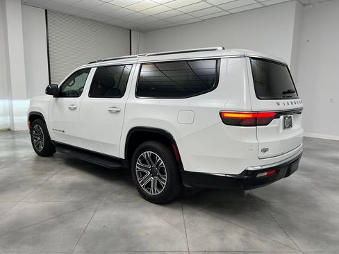 Used 2024 Jeep Wagoneer L Series II image 5