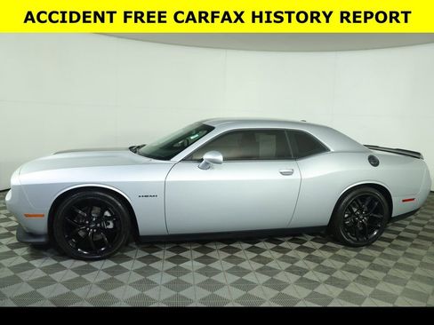Used 2022 Dodge Challenger R/T w/ Driver Convenience Group image 4
