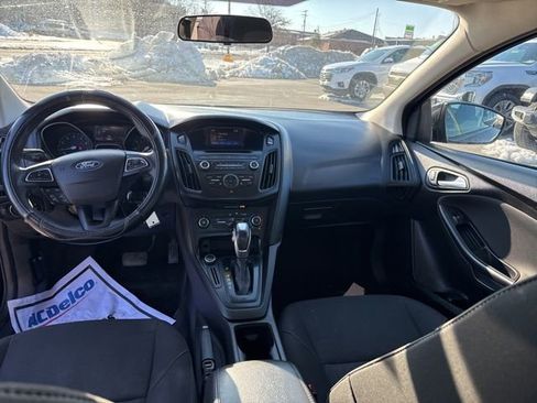 Used 2016 Ford Focus SE w/ Exterior Protection Package image 27