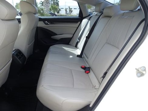 Certified 2018 Honda Accord Touring image 9