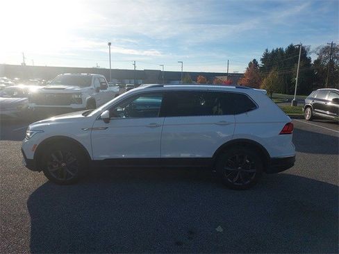 Used 2022 Volkswagen Tiguan SE image 8