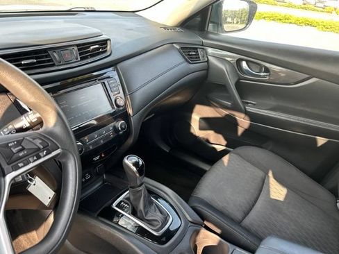 Used 2018 Nissan Rogue S AWD/4WD image 17