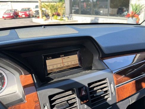 Used 2012 Mercedes-Benz GLK 350 4MATIC image 8