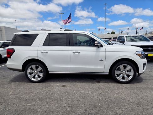 Certified 2024 Ford Expedition King Ranch AWD/4WD image 4
