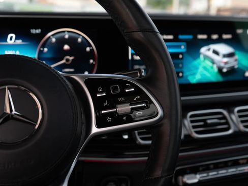 Used 2023 Mercedes-Benz Maybach GLS 600 4MATIC image 16