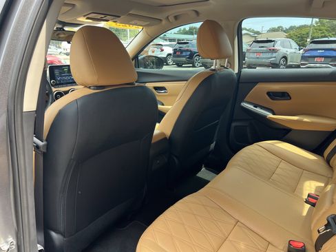 Used 2025 Nissan Sentra SV w/ SV Premium Package FWD image 17