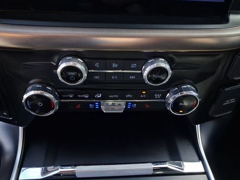 Used 2023 Ford F150 Raptor AWD/4WD image 17
