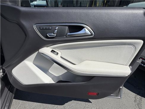 Used 2018 Mercedes-Benz CLA 250 image 21