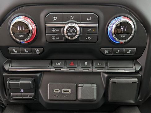 Certified 2022 GMC Sierra 1500 SLT w/ SLT Convenience Package image 16