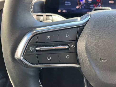 Used 2025 Chevrolet Traverse High Country image 26