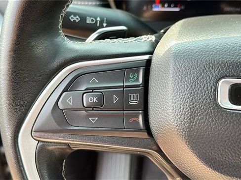 Used 2022 Jeep Grand Cherokee L Laredo image 14