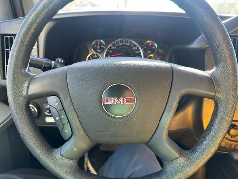 Used 2019 GMC Savana 3500 Extended w/ Driver Convenience Package image 10