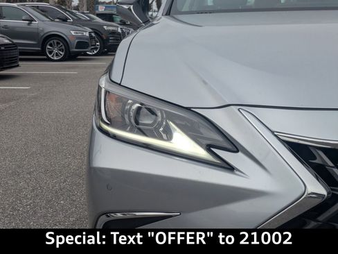 Used 2025 Lexus ES 350 w/ Premium Package image 11