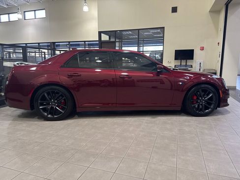 Used 2023 Chrysler 300 C image 5