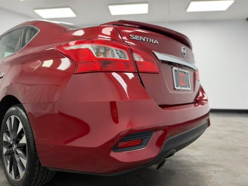 Used 2019 Nissan Sentra SR w/ Premium Package (SR) FWD image 17