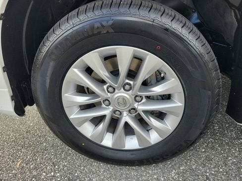 Used 2022 Lexus GX 460 Premium w/ Premium Package image 17