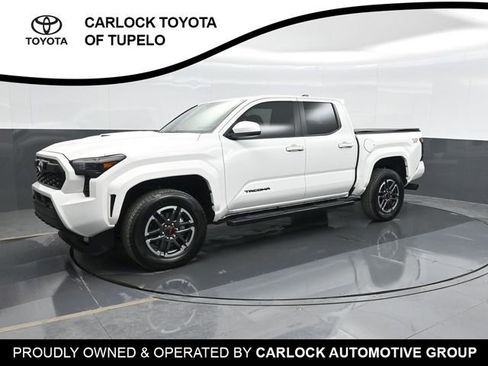 Used 2025 Toyota Tacoma TRD Sport image 8
