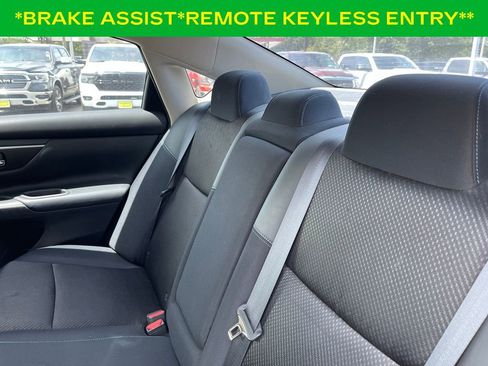 Used 2017 Nissan Altima 2.5 SR FWD image 9