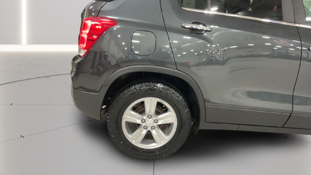 Used 2018 Chevrolet Trax LT w/ LT Convenience Package FWD image 25
