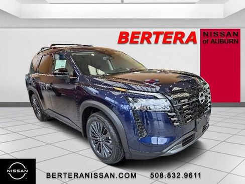 New 2026 Nissan Pathfinder SL w/ SL Premium Package AWD/4WD image 4