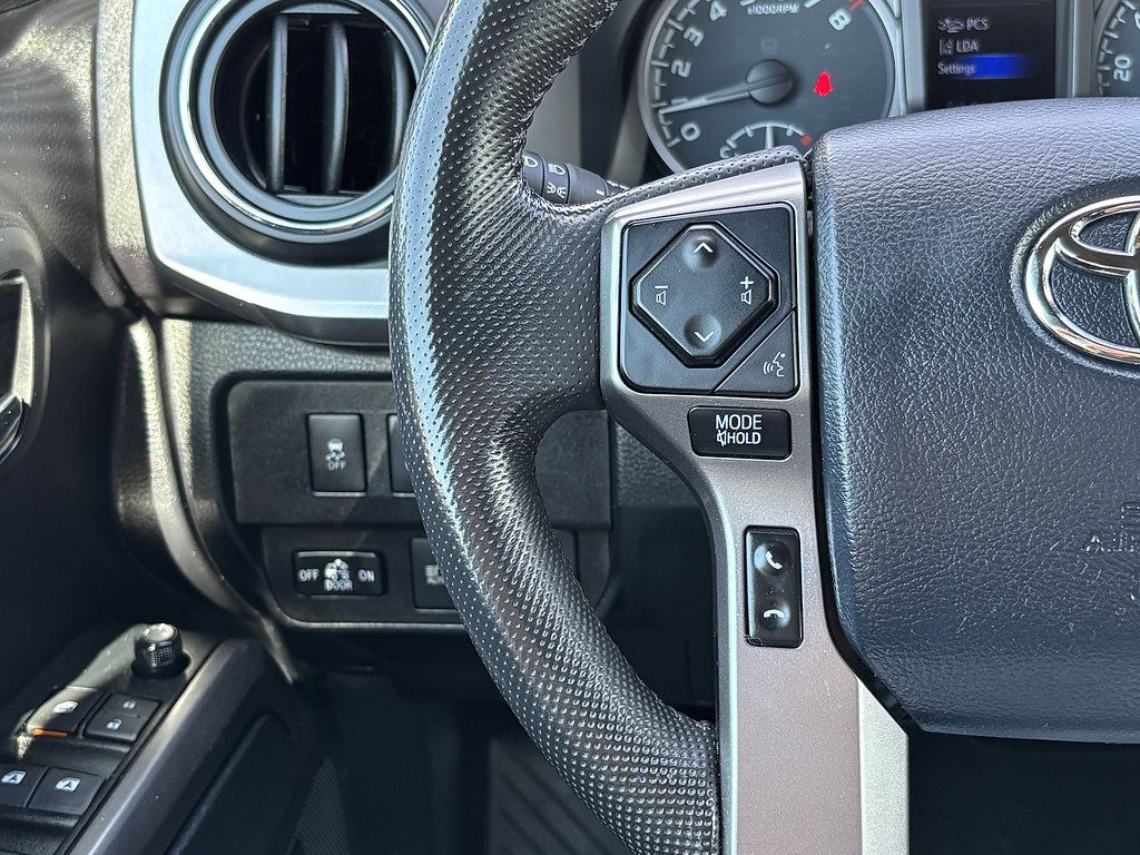 Used 2020 Toyota Tacoma Limited RWD image 19