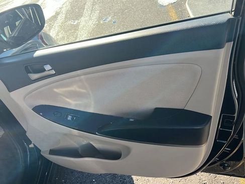 Used 2016 Hyundai Accent SE w/ Option Group 02 image 23