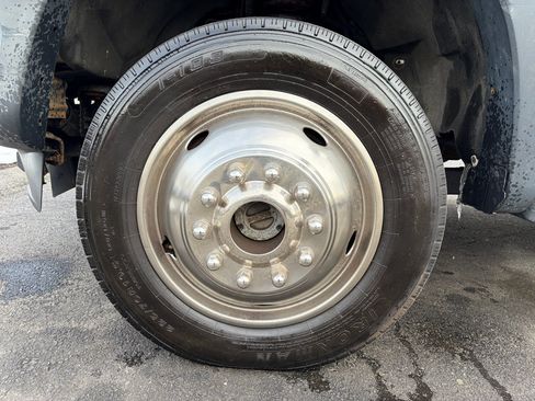 Used 2016 Ford F550 4x4 Crew Cab Super Duty image 14