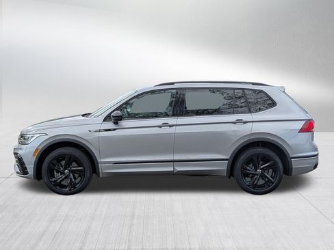 Certified 2023 Volkswagen Tiguan SE R-Line AWD/4WD image 4