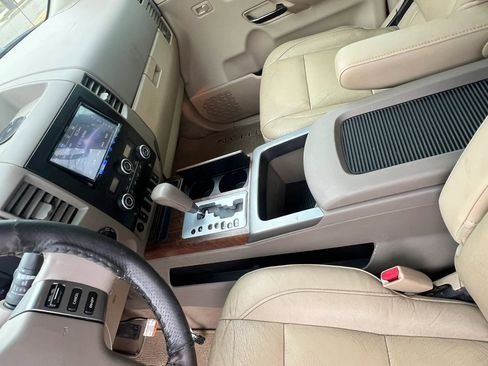 Used 2008 Nissan Titan LE w/ Tow Pkg image 23