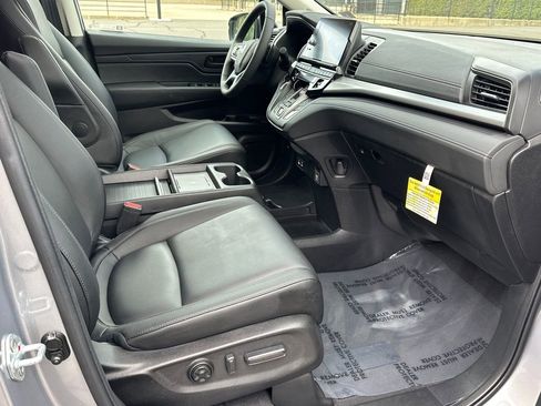 Certified 2026 Honda Odyssey EX-L image 12