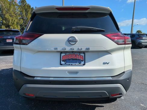 Used 2023 Nissan Rogue SV image 6