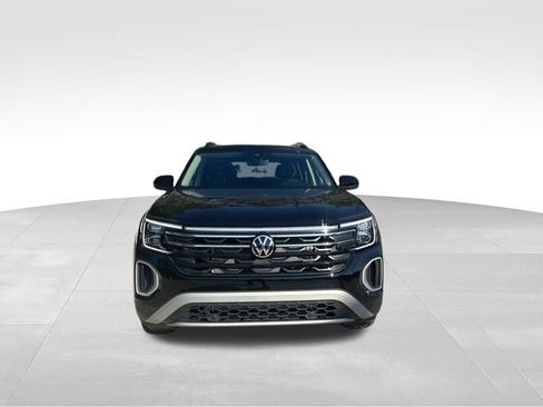 New 2026 Volkswagen Atlas Peak Edition image 8