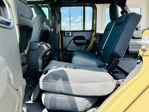 New 2025 Jeep Wrangler Rubicon image 32