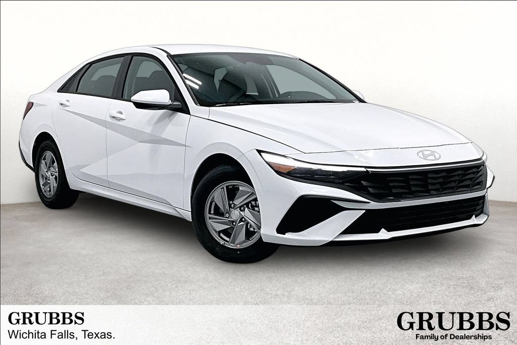 Used 2026 Hyundai Elantra SE FWD image 1