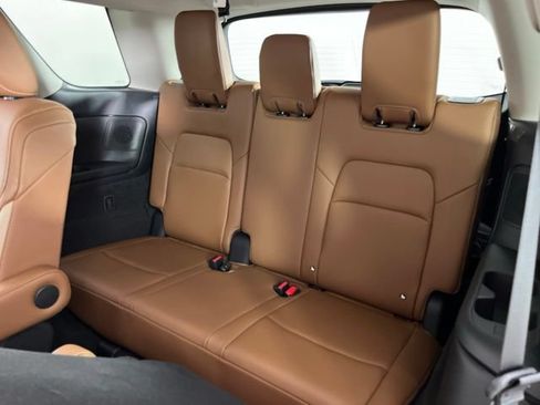 New 2026 Nissan Pathfinder Platinum FWD image 45