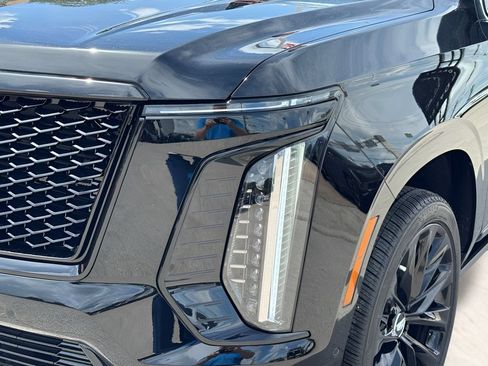 New 2026 Cadillac Escalade ESV Platinum Sport w/ LPO, ONYX Package AWD/4WD image 4