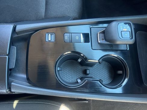 Used 2024 Nissan Rogue SV image 24