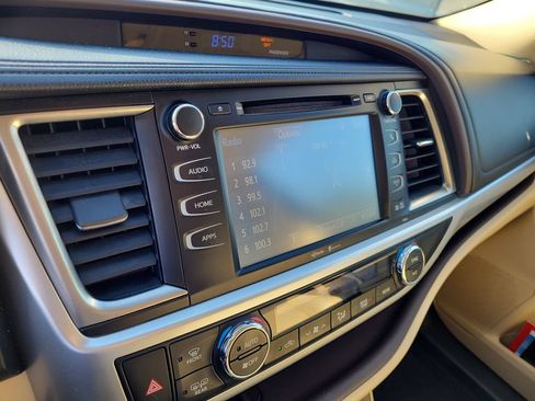 Used 2015 Toyota Highlander XLE FWD image 35