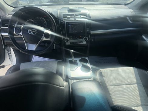 Used 2013 Toyota Camry SE FWD image 9