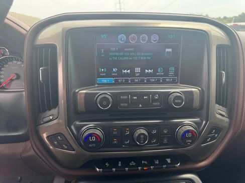 Used 2016 Chevrolet Silverado 2500 High Country w/ Duramax Plus Package AWD/4WD image 12