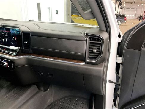 Used 2024 GMC Sierra 1500 Elevation image 13