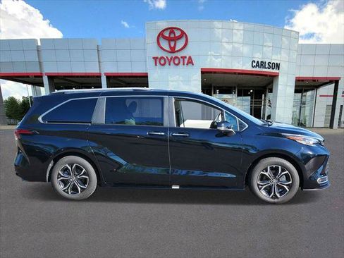 Certified 2025 Toyota Sienna Platinum AWD/4WD image 4