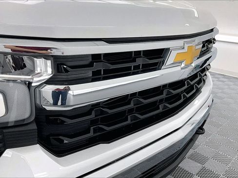 Used 2024 Chevrolet Silverado 1500 LT w/ Convenience Package II AWD/4WD image 29