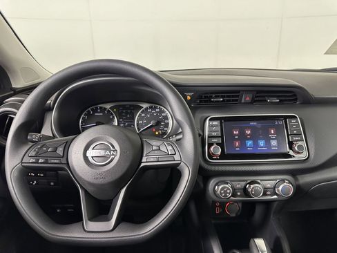 New 2025 Nissan Kicks Play S image 8