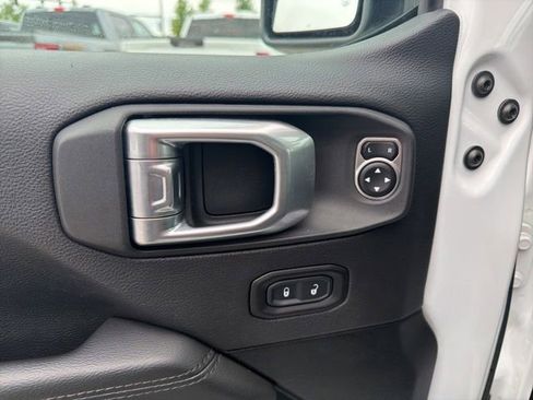 Used 2021 Jeep Wrangler Unlimited Sahara AWD/4WD image 25