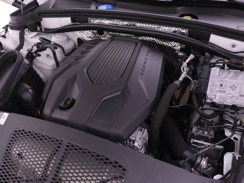 Used 2026 Porsche Macan AWD/4WD image 23