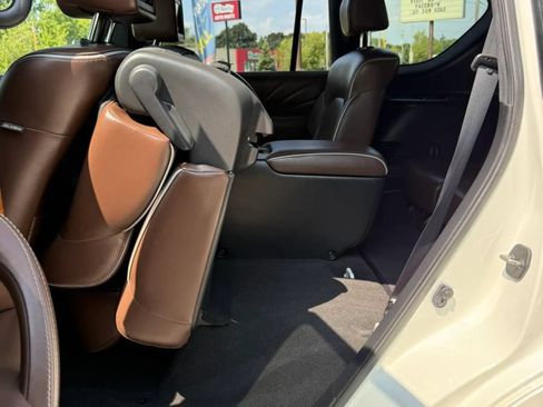 Used 2015 INFINITI QX80 4WD w/ Limited Package image 13