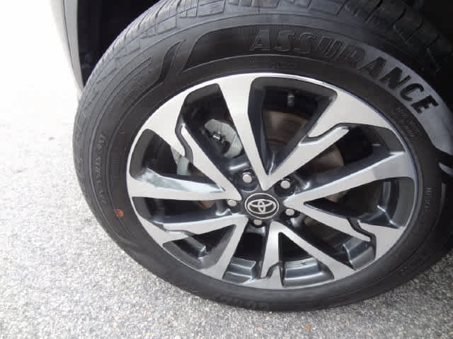 Certified 2025 Toyota Corolla Cross XLE FWD image 20