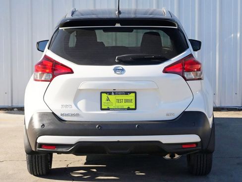 Used 2020 Nissan Kicks SR image 37